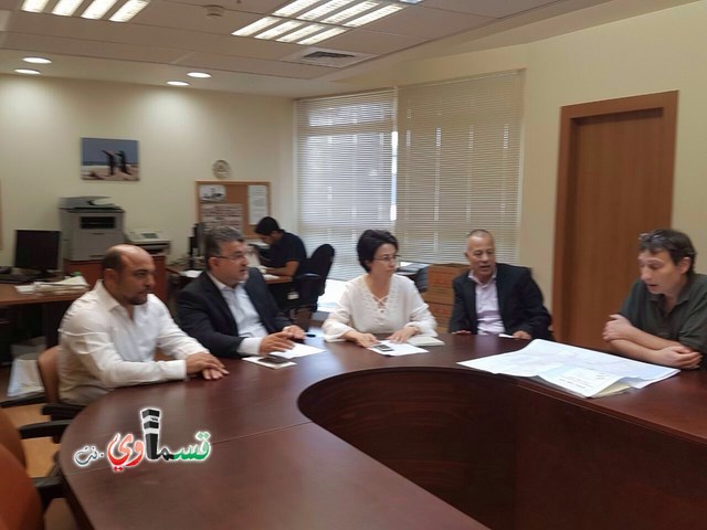 نواب القائمة المشتركة يلتقون جمعية بمكوم ويناقشون قضايا التخطيط والبناء
